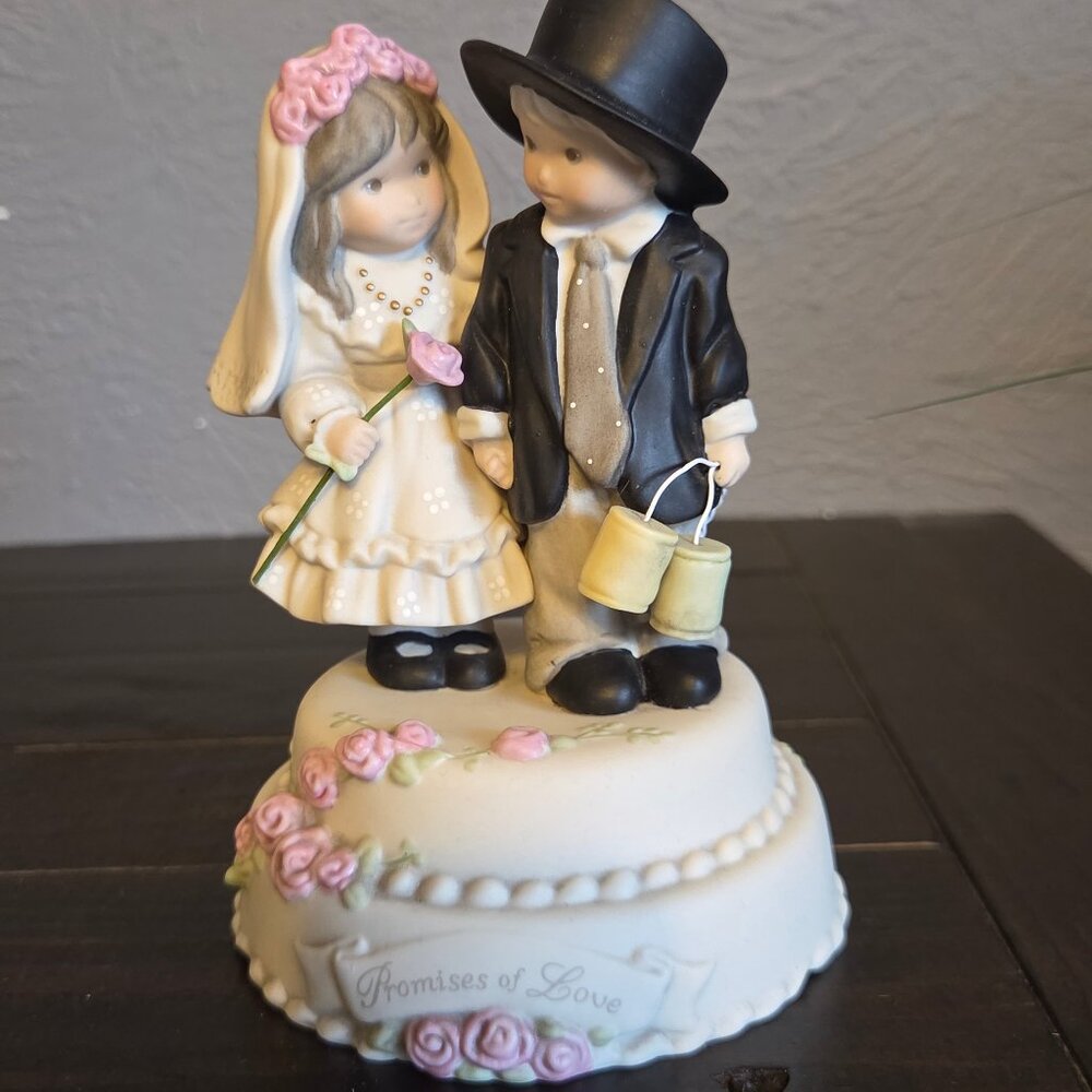 Vintage Kim Anderson “Promises of Love” Wedding Cake Topper Music Box 1997